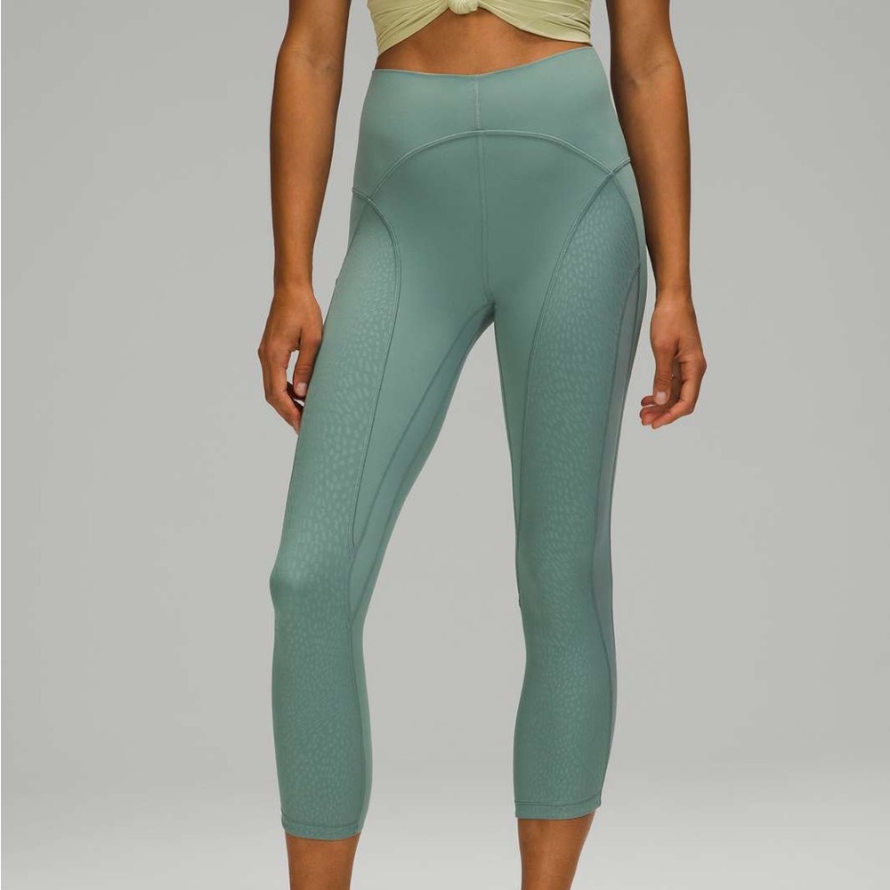 Lululemon Nulu & Mesh Yoga Crop